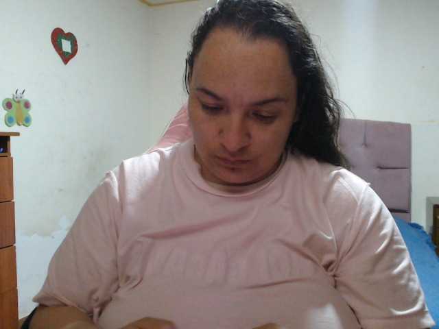 miaabrownn2 live cam on BongaCams