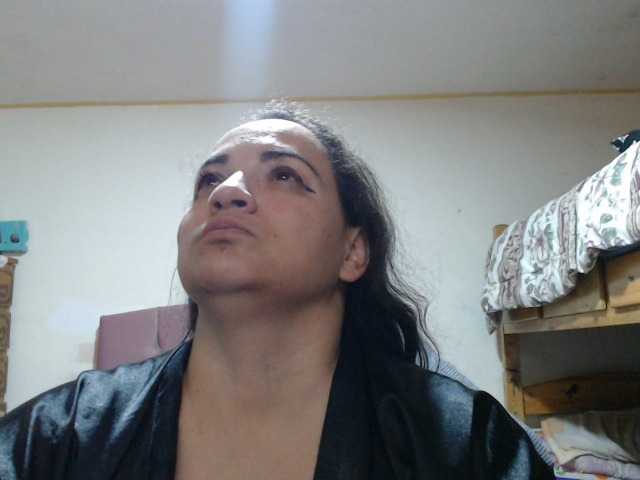 miaabrownn2 live cam on BongaCams