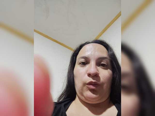 miaabrownn2 live cam on BongaCams