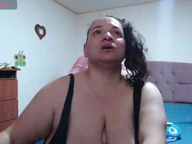 miaabrownn2 webcam