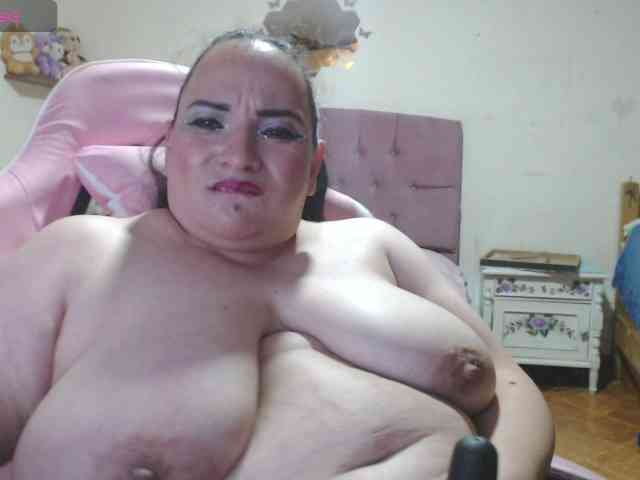 miaabrownn2 Live Webcam on BongaCams