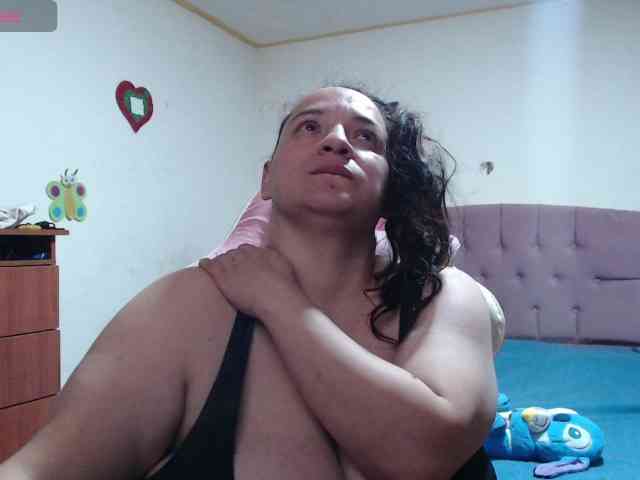 miaabrownn2 webcam
