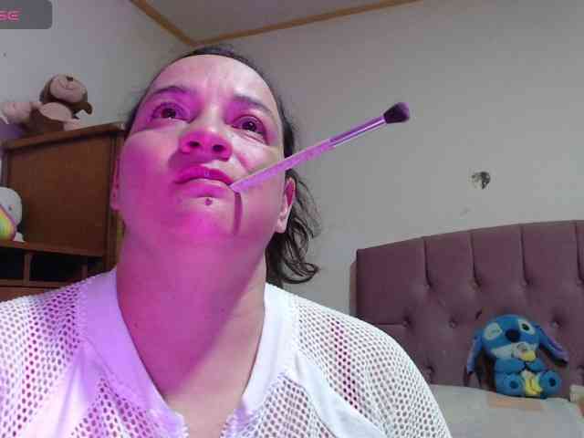 miaabrownn2 webcam