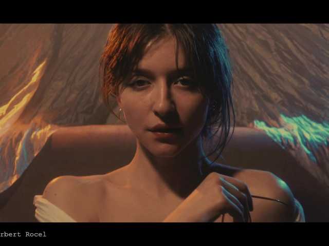 WebCora's BongaCams show and profile