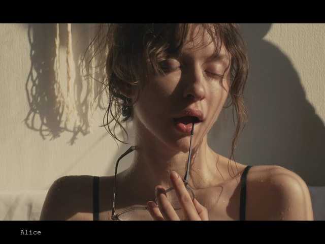 WebCora live cam on BongaCams