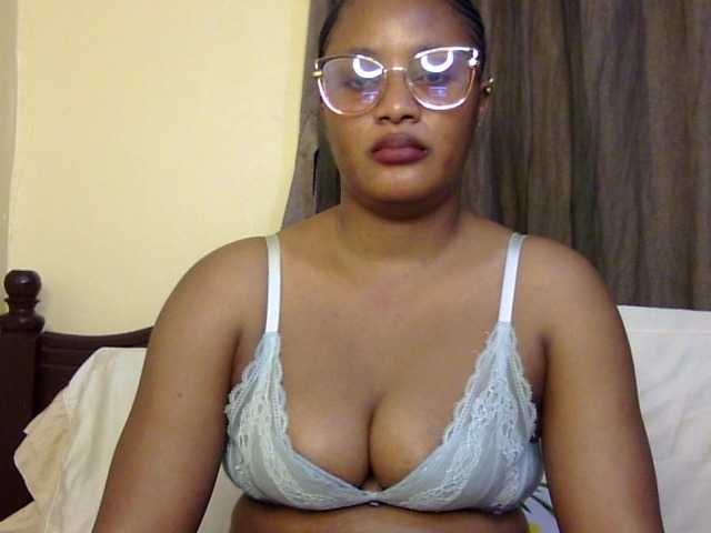 Prettyfibby live cam on BongaCams