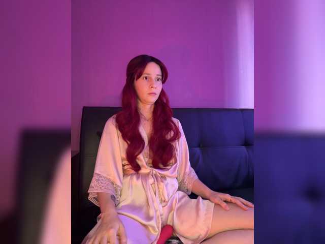 Januaryy live cam on BongaCams