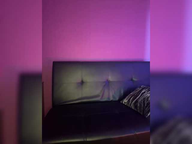 januaryy cam belle