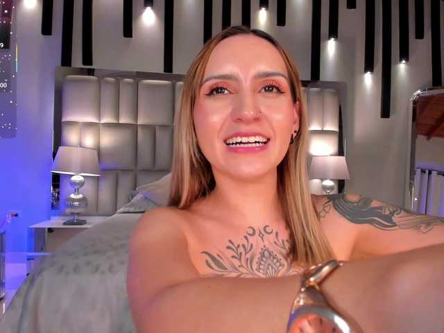 MollySunders live cam on BongaCams