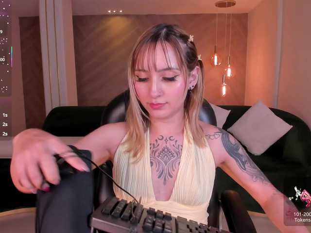 MollySunders live cam on BongaCams