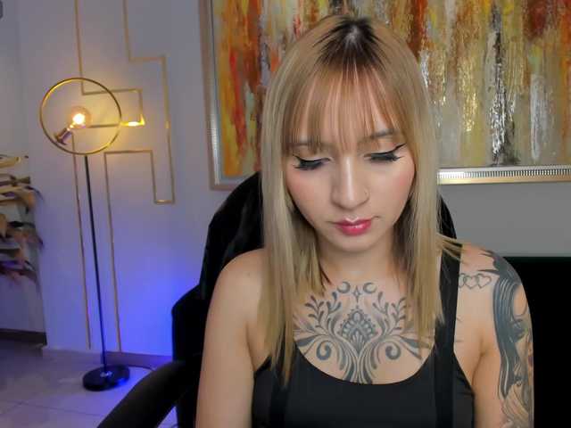 MollySunders live cam on BongaCams