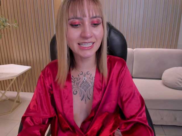 MollySunders's BongaCams show and profile