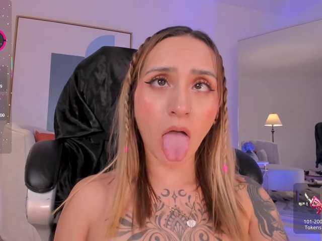 MollySunders live cam on BongaCams