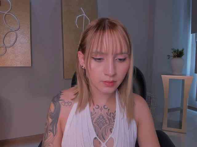 MollySunders webcam