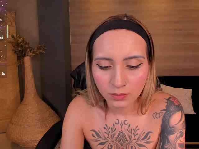 MollySunders webcam