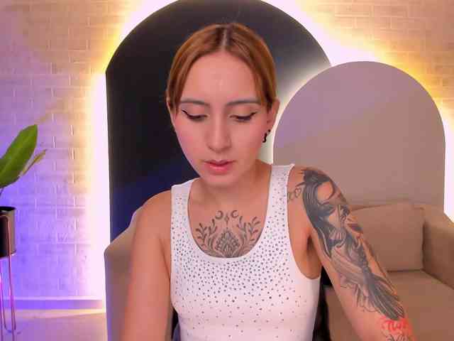 MollySunders webcam