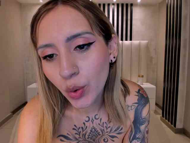 MollySunders webcam
