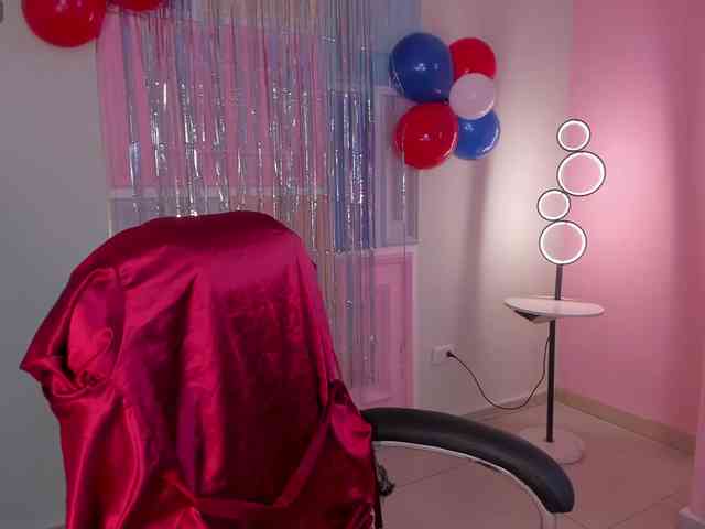 MollySunders webcam