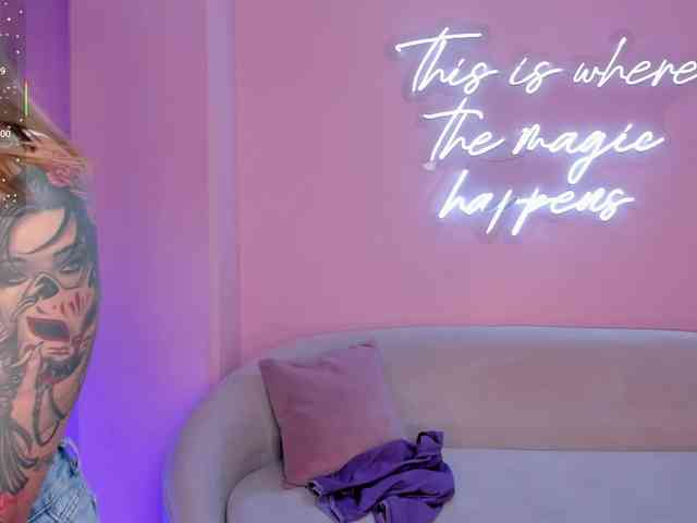 MollySunders webcam