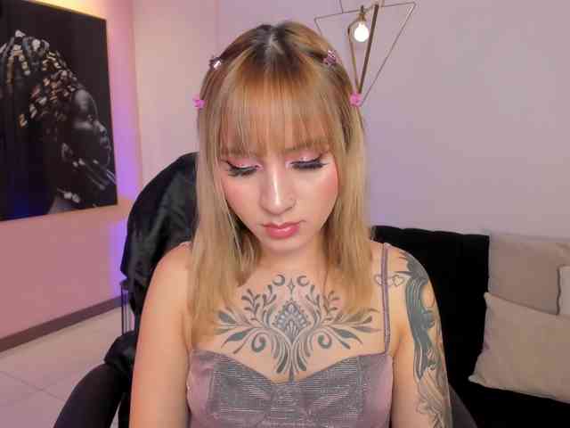 MollySunders webcam