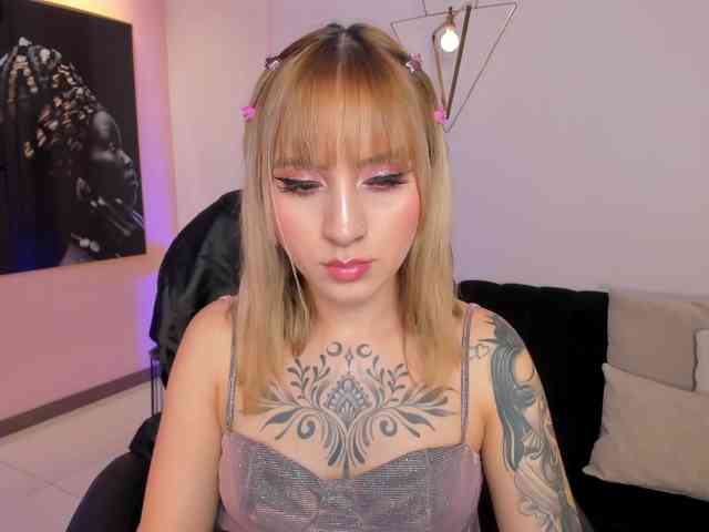 MollySunders webcam