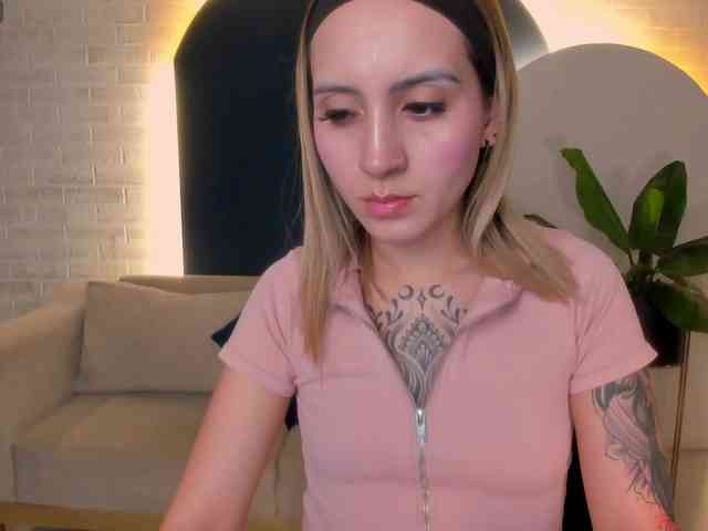 MollySunders webcam
