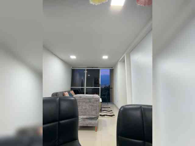 PaulinRoss webcam