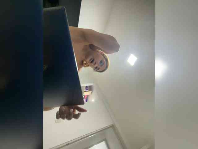 PaulinRoss webcam
