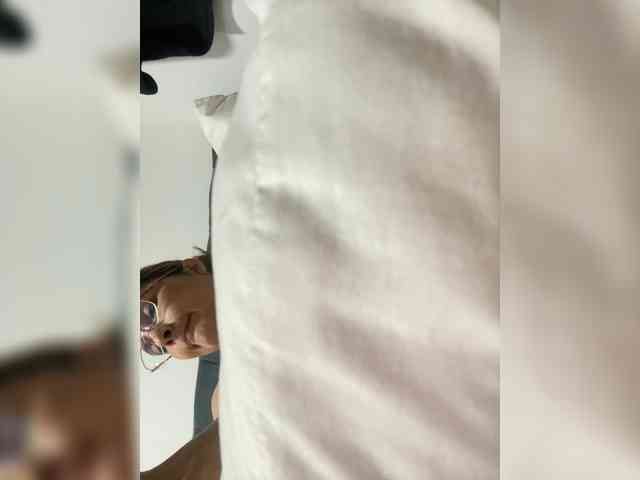 PaulinRoss webcam