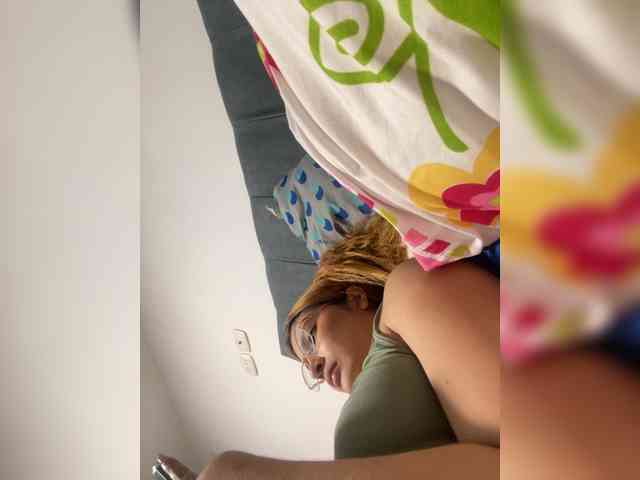 PaulinRoss webcam
