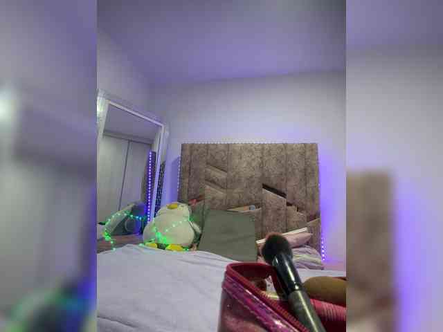 PaulinRoss webcam