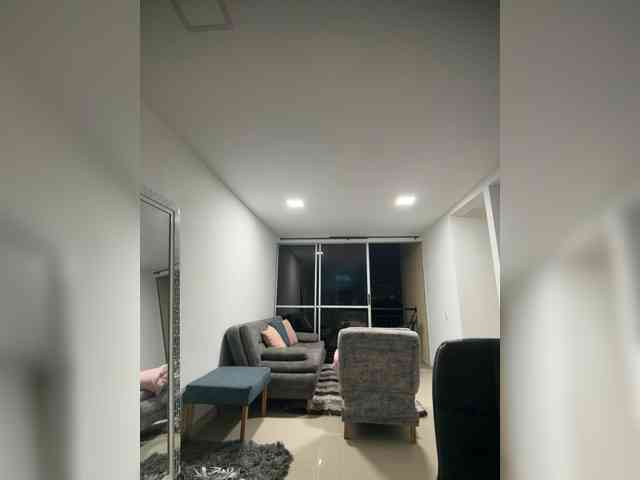 PaulinRoss webcam