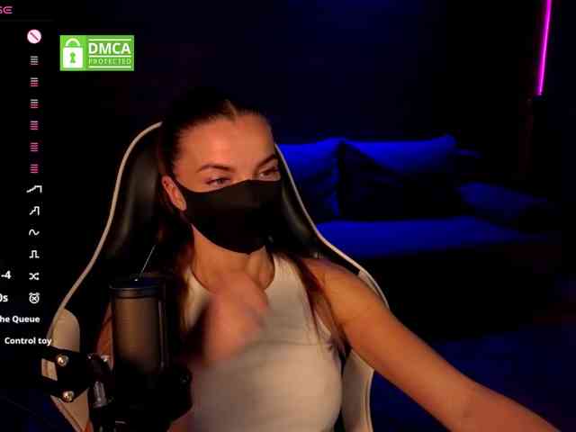 AliceFoXy webcam