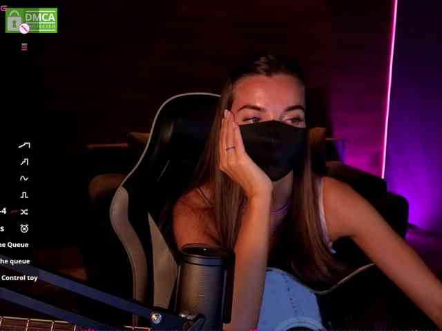 AliceFoXy webcam