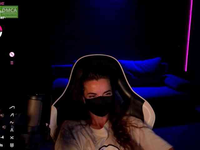 AliceFoXy webcam