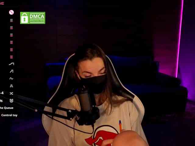 AliceFoXy webcam