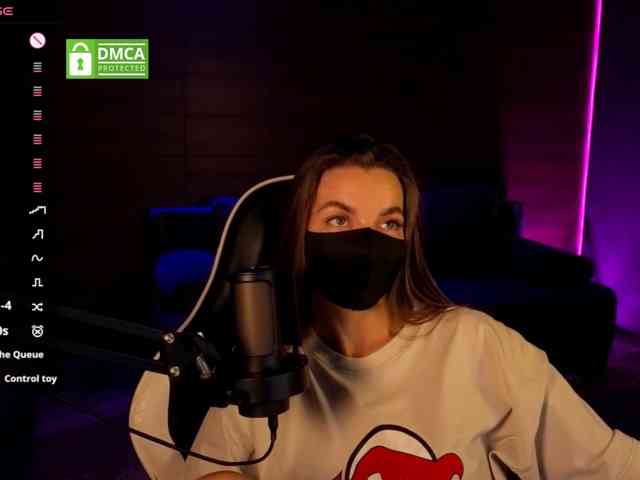 AliceFoXy webcam