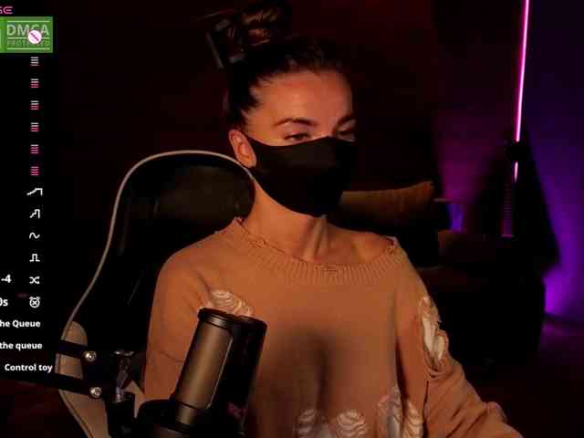 AliceFoXy webcam