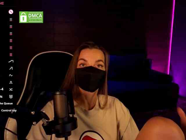 AliceFoXy webcam