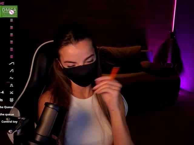 AliceFoXy webcam
