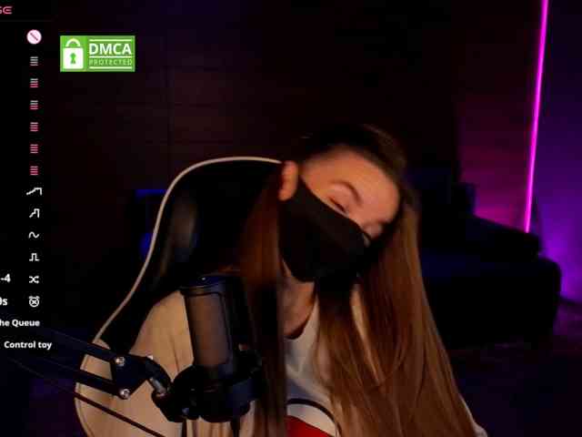 AliceFoXy webcam