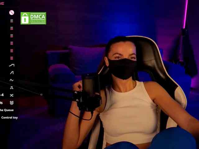 AliceFoXy webcam