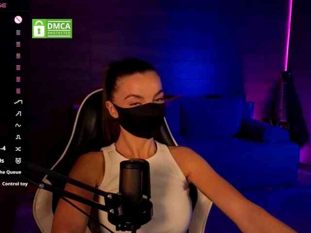FemAlice's webcam live show