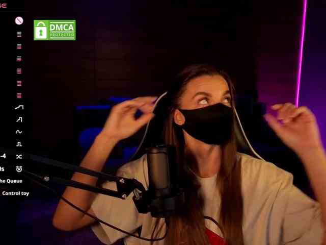 AliceFoXy webcam