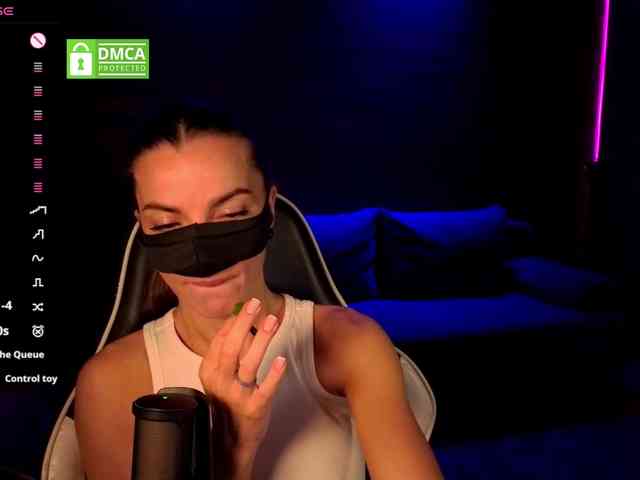 AliceFoXy webcam
