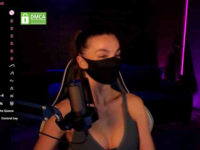 AliceFoXy webcam