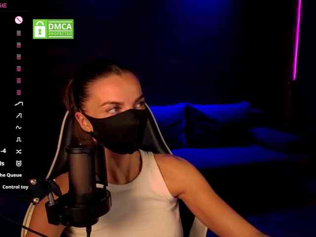 AliceFoXy webcam