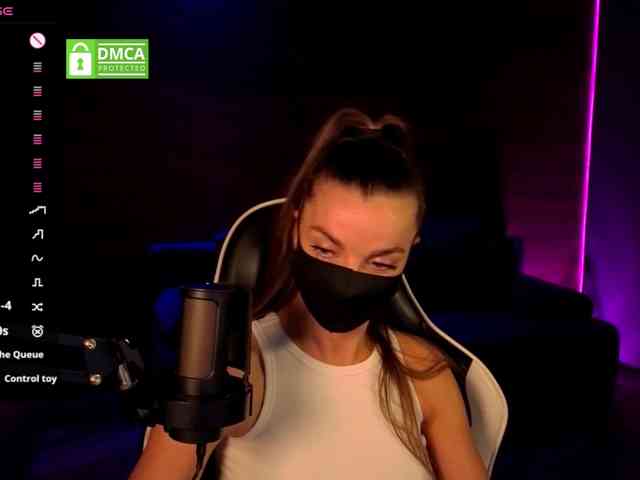 AliceFoXy webcam