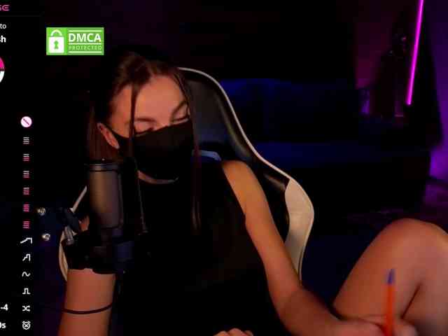 AliceFoXy webcam