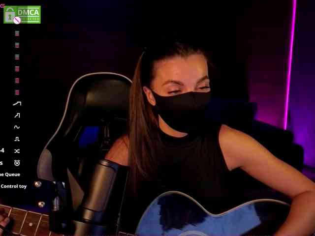 AliceFoXy webcam